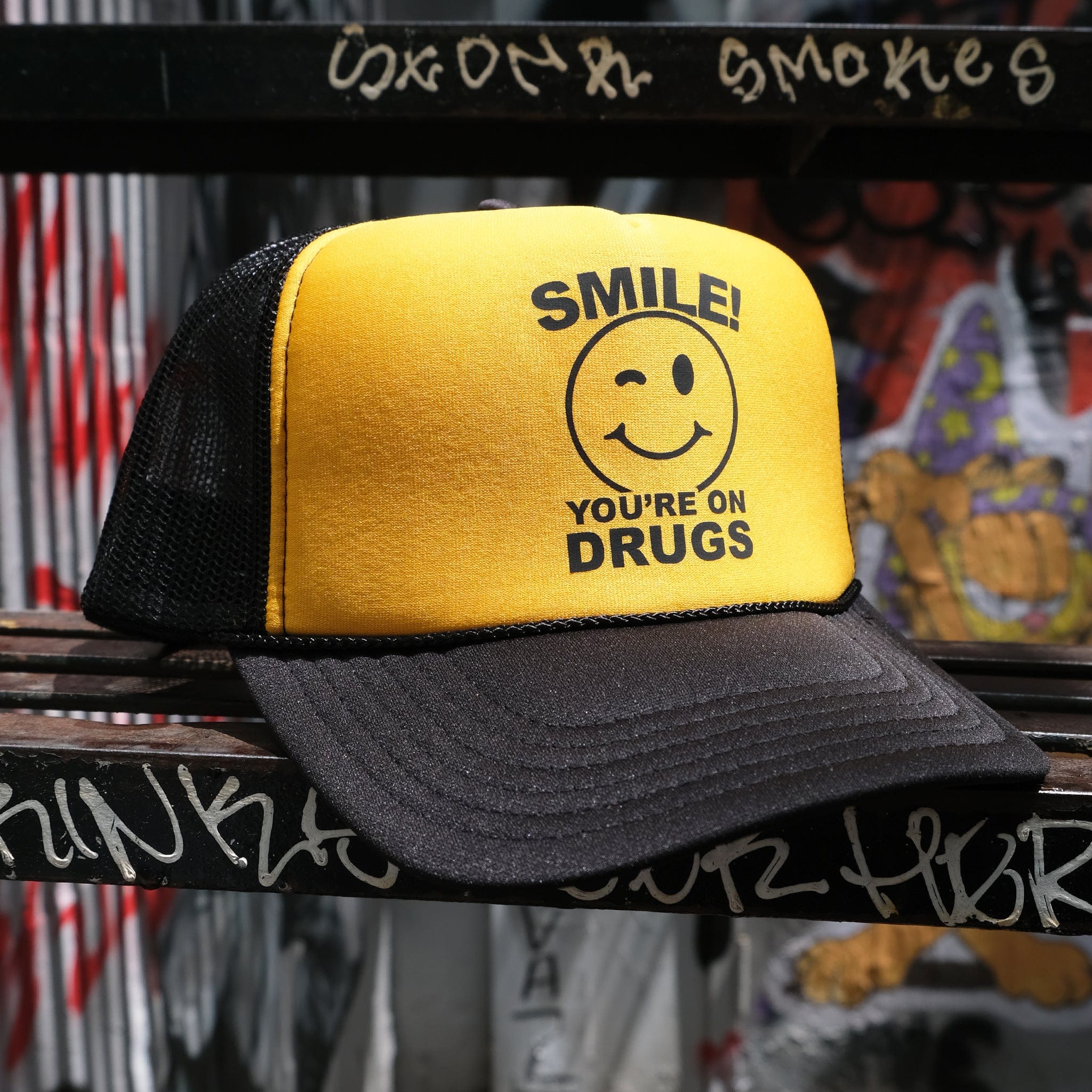 'SMILE!' TRUCKER HAT